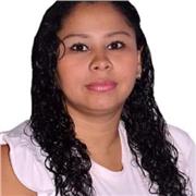 La profesora de lengua imparte clases a los chicos de bachillerato y algunas veces en primaria